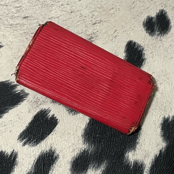 Louis Vuitton Red EPI Leather Four Key Holder CA1915 - Picture 5 of 16